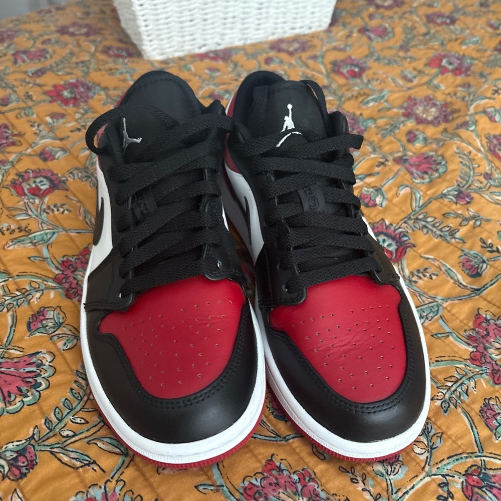 Jordan Men's Black, Red, and White Sneakers